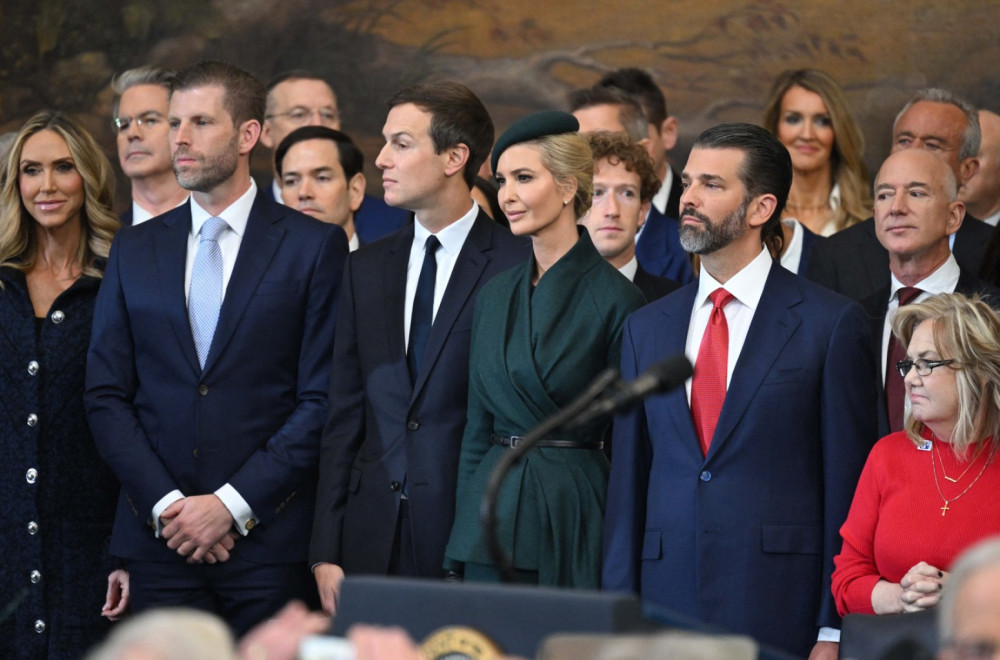 Umalo zasenila i Melaniju: Ivanka Tramp sva u zelenom, u ruci detalj od 5.660 evra FOTO/VIDEO