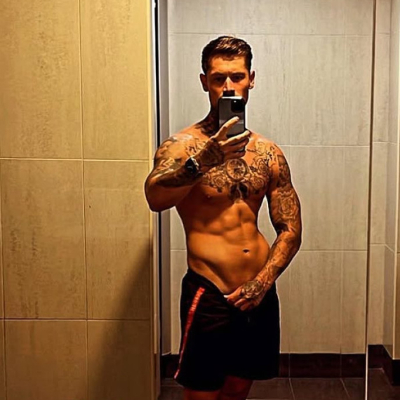 Ovo je najtraženiji frajer na aplikaciji za upoznavanje – još uvek nije bio na dejtu FOTO