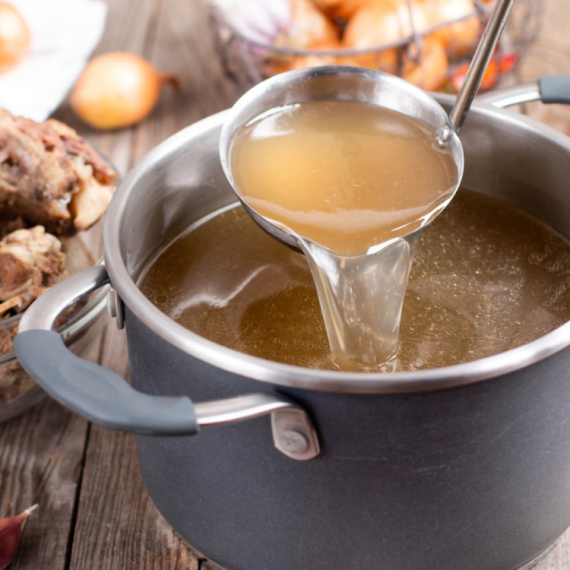 Recept za domaći kolagen koji podmlađuje iznutra i spolja – i ne košta puno