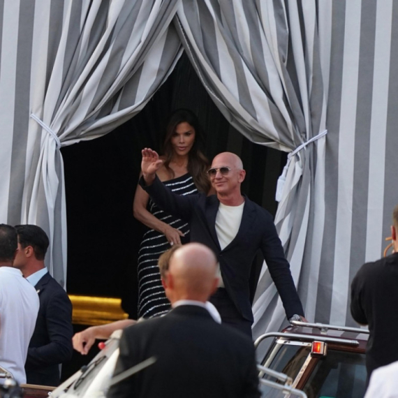 Džef Bezos i Loren u problemu FOTO